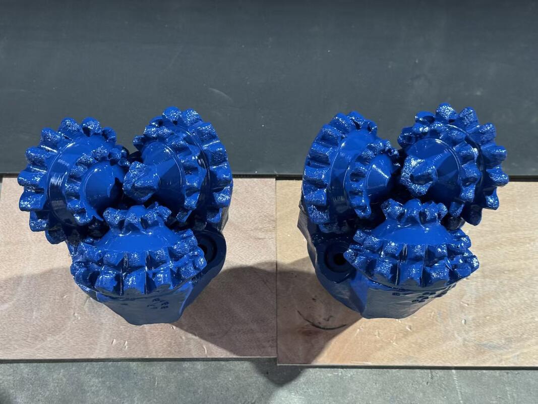 17 1/2 Zoll Knopf IADC737 Stahl geschmiedet Tricone Bohrgerät für Ölbohrung